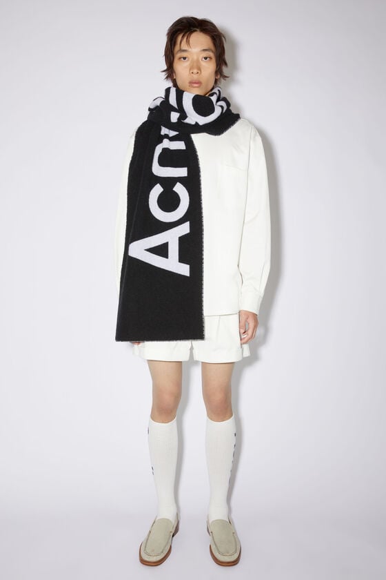 Acne Studios Schal mit Logo-Jacquardmuster 2025