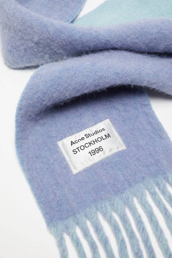 Acne Studios Fransen-Schal mit Logo Sonderangebot