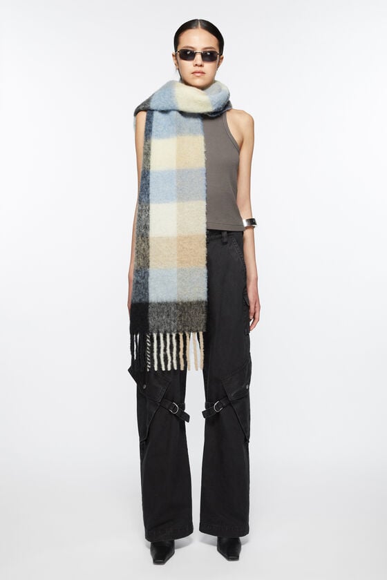 Acne Studios Karierter Schal aus Mohair Black Friday