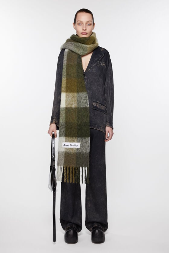 Acne Studios Karierter Schal aus Mohair Osterangebot