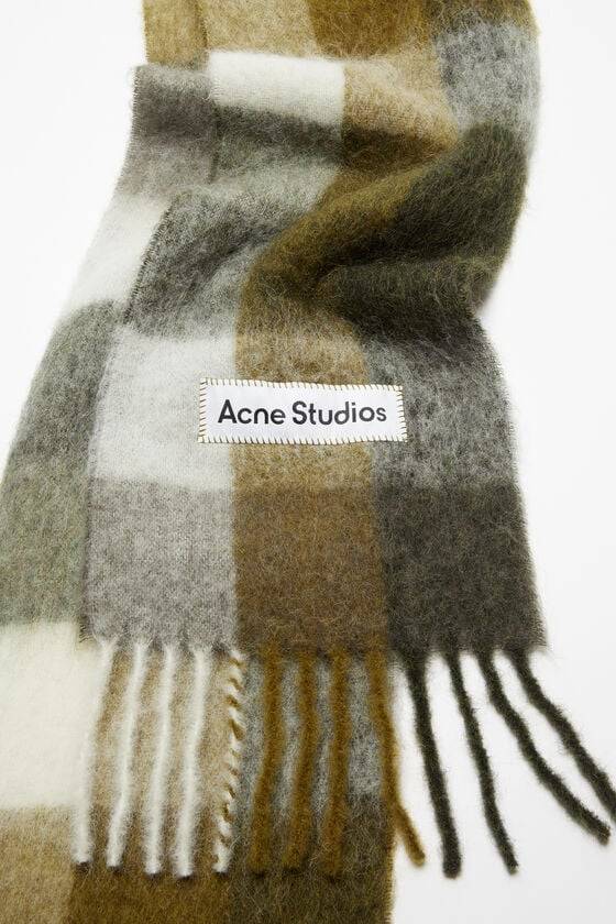 Acne Studios Karierter Schal aus Mohair Osterangebot