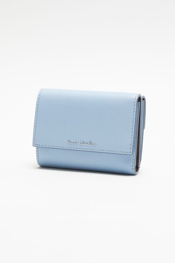 Acne Studios Dreifach-Geldbörse aus Leder Muttertagsangebot