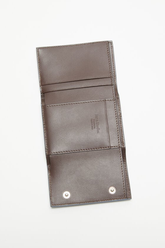 Acne Studios Dreifach-Geldbörse aus Leder Muttertagsangebot