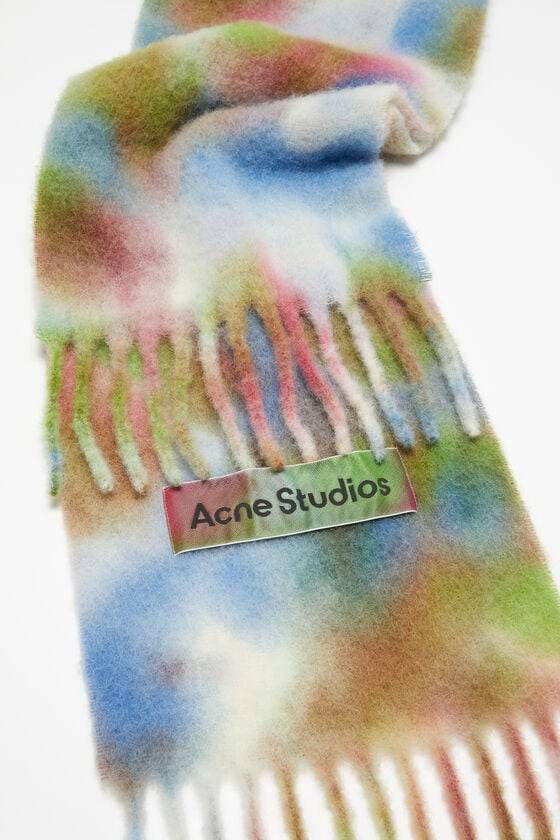 Acne Studios Schal aus Alpakawolle in Batik-Optik Neuheiten