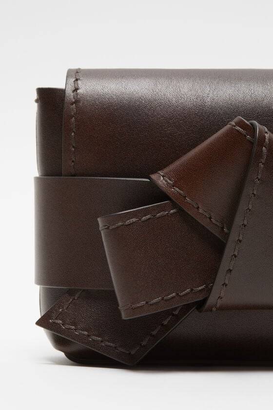 Acne Studios Musubi Mini-Umhängetasche Tägliche Deals