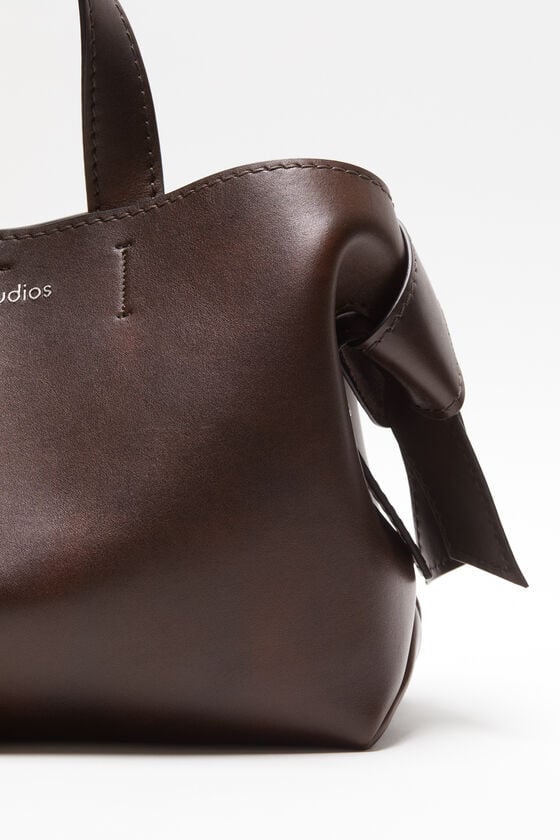 Acne Studios Musubi midi tote Begrenzte Freigabe