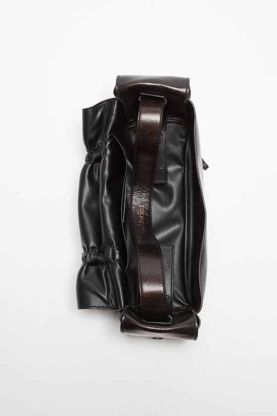 Acne Studios Tasche mit mehreren Taschen Runway Show JETZT KAUFEN