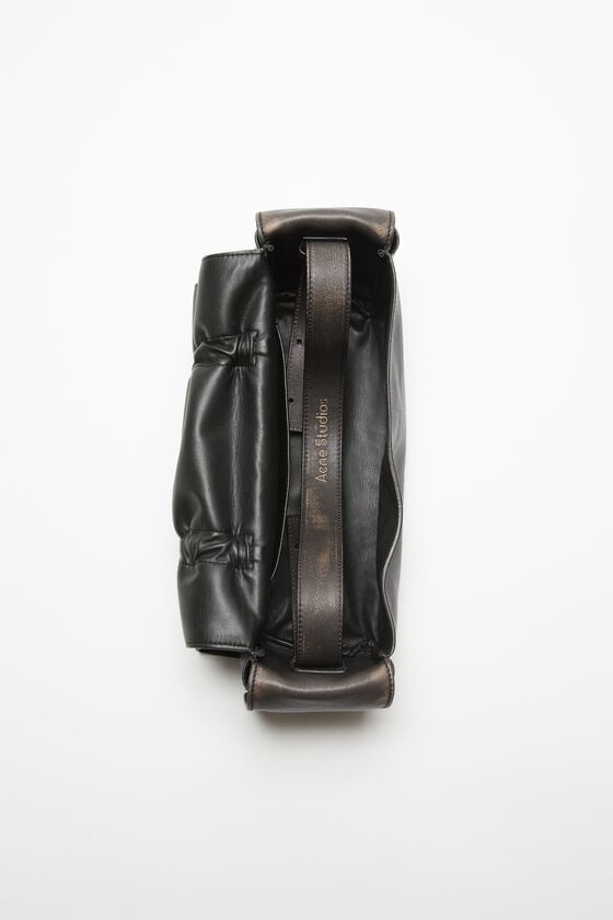 Acne Studios Tasche mit mehreren Taschen Letzter Tag