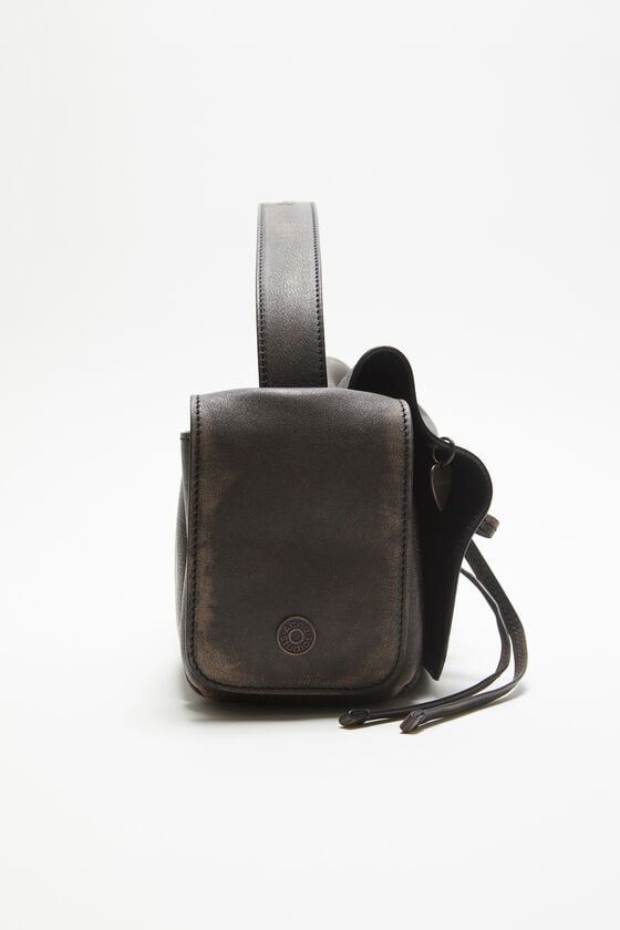 Acne Studios Tasche mit mehreren Taschen Letzter Tag