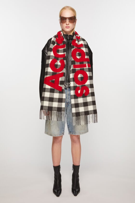 Acne Studios Karierter Logo-Schal Bis zu 65% Rabatt