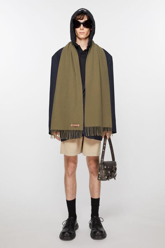 Acne Studios Schmaler Fransen-Schal aus Wolle Im Verkauf