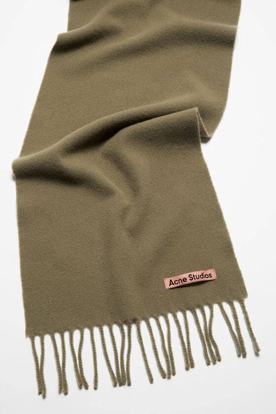 Acne Studios Schmaler Fransen-Schal aus Wolle Im Verkauf