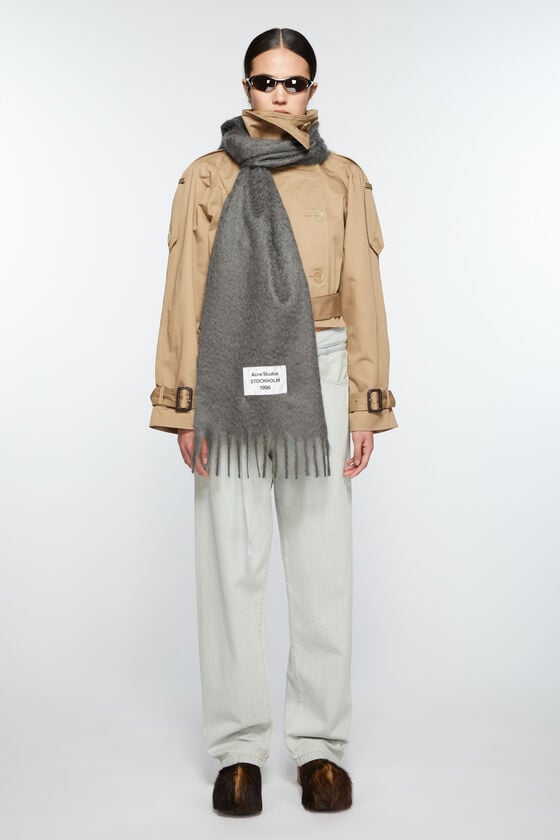 Acne Studios Fransen-Schal aus Alpaka 50% Rabatt für begrenzte Zeit