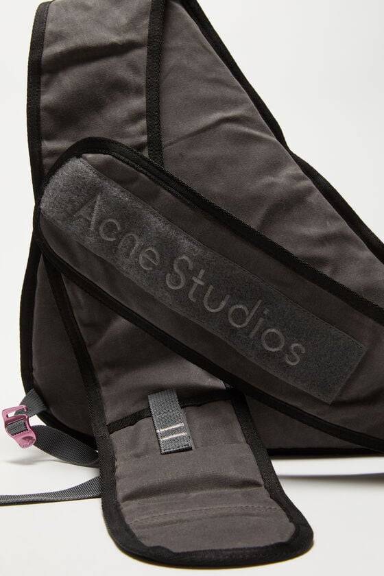 Acne Studios Sling-Rucksack Auslauf