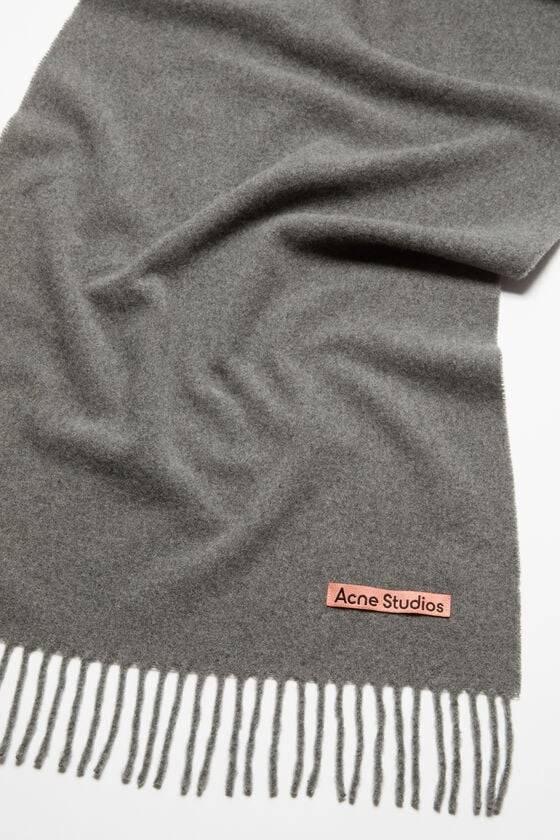 Acne Studios Schmaler Fransen-Schal aus Kaschmir Schlussverkauf