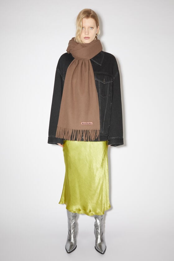 Acne Studios Oversized-Wollschal mit Fransen Meist gekauft