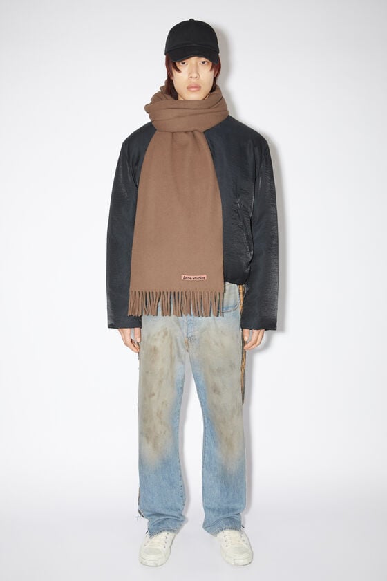 Acne Studios Oversized-Wollschal mit Fransen Meist gekauft