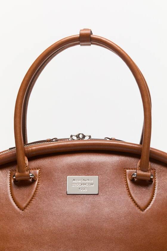Acne Studios Bowlina shoulder bag Laufsteg-Show Fabrik Onlineshop