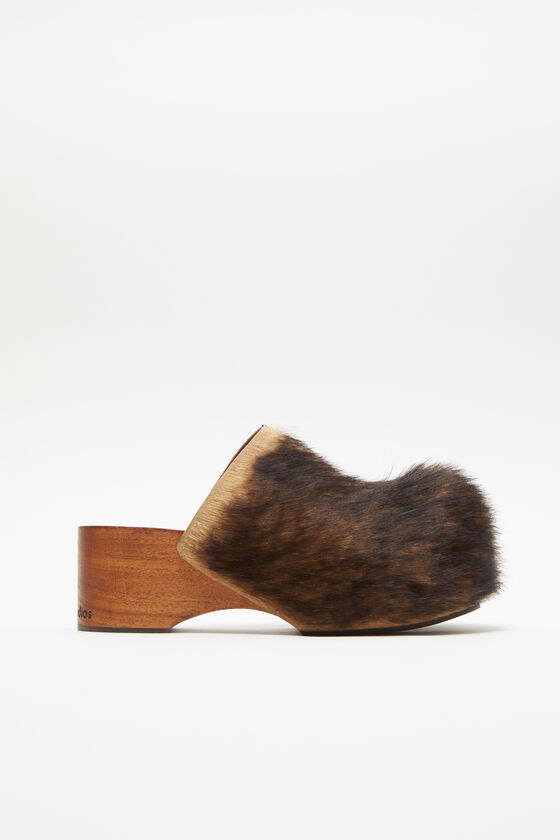 Acne Studios Haarige Holzclogs Flash Sale