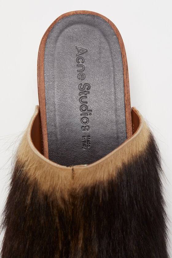 Acne Studios Haarige Holzclogs Flash Sale