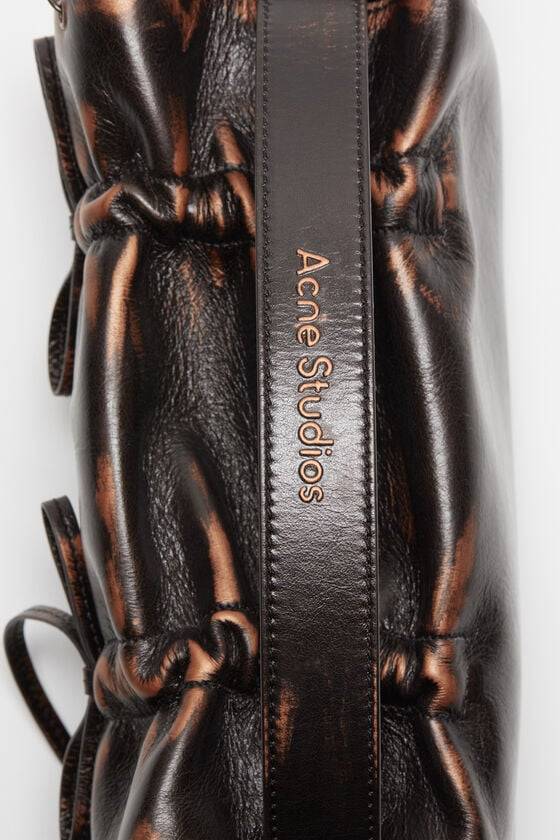 Acne Studios Tasche mit mehreren Taschen Runway Show Online Shopping