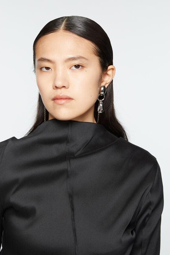 Acne Studios Ketten-Ohrringe Laufsteg-Show Exklusive Angebote