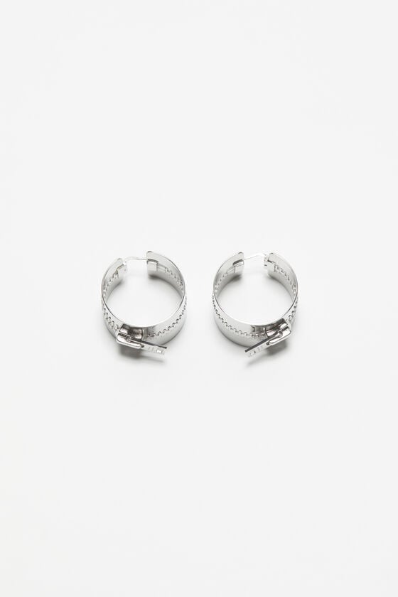 Acne Studios Creolen Laufsteg-Show Blitzangebot