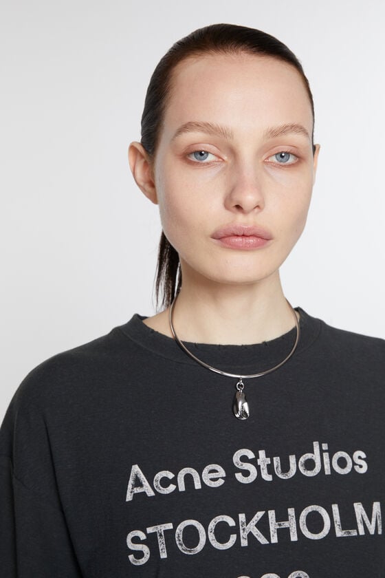 Acne Studios Halskette mit Anhänger Laufsteg-Show Bestseller