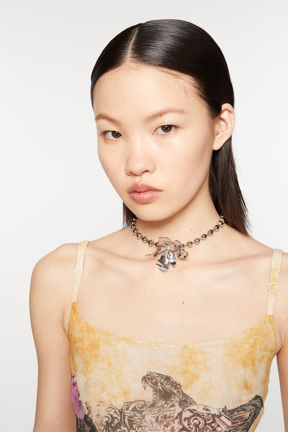 Acne Studios Blumen-Halskette Riesige Ersparnisse