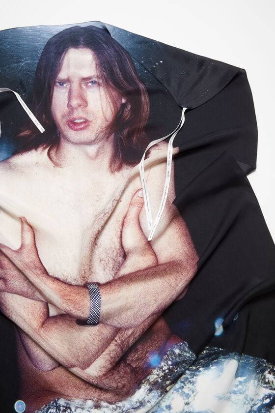 Acne Studios Bedruckter Seidenschal Tiefpreis