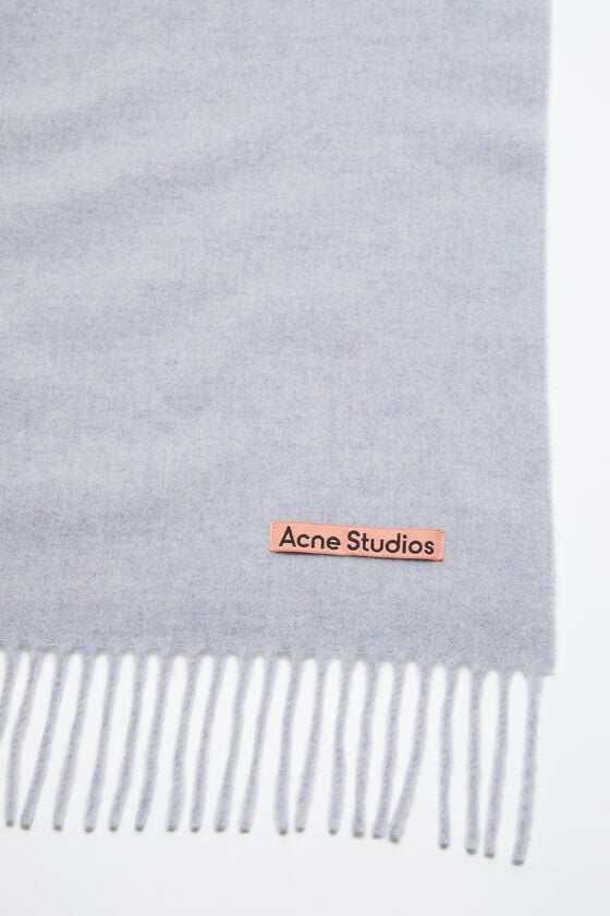 Acne Studios Oversized-Wollschal mit Fransen Bis zu 60% Rabatt