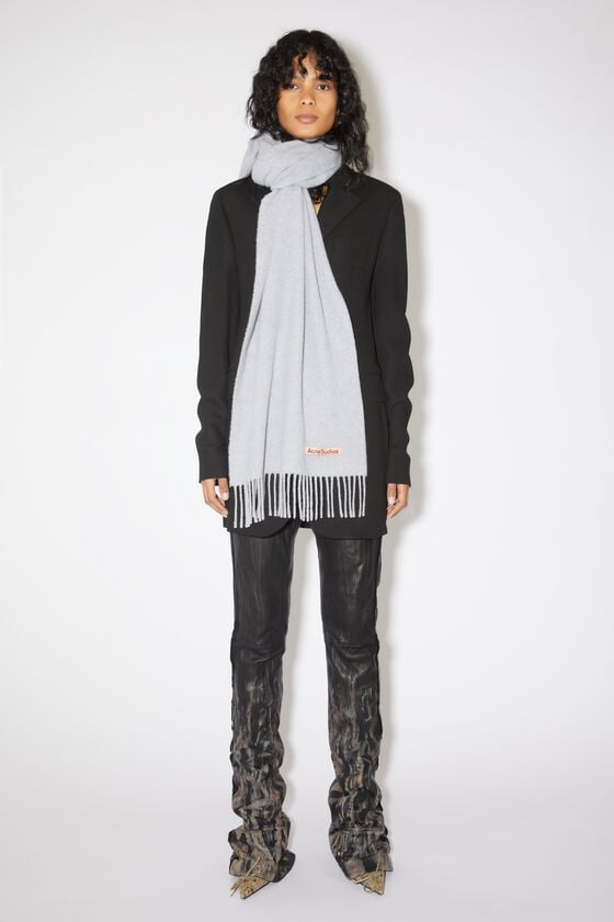 Acne Studios Schmaler Fransen-Schal aus Wolle Bis zu 65% Rabatt