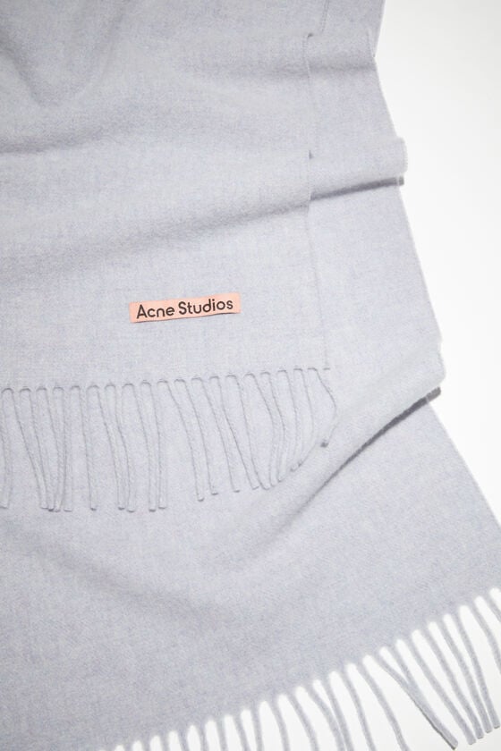Acne Studios Schmaler Fransen-Schal aus Wolle Bis zu 65% Rabatt