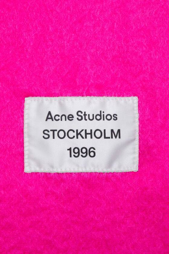 Acne Studios Fransen-Schal aus Alpaka Nur noch ein Tag übrig