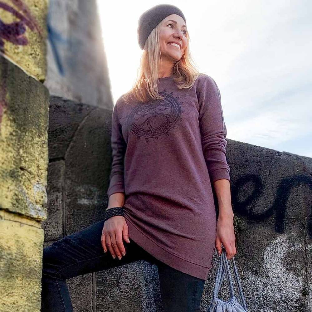 Natural Born Yogi Shiva Fever – Sweatshirt Kleid berry Räumungsverkauf