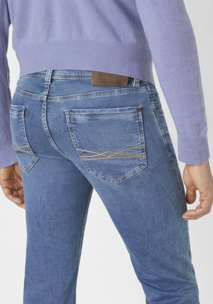 Paddocks DEAN MOTION&COMFORT JOGG DENIM schmale Passform - medium blue used moustache Limitierter Zeitrabatt