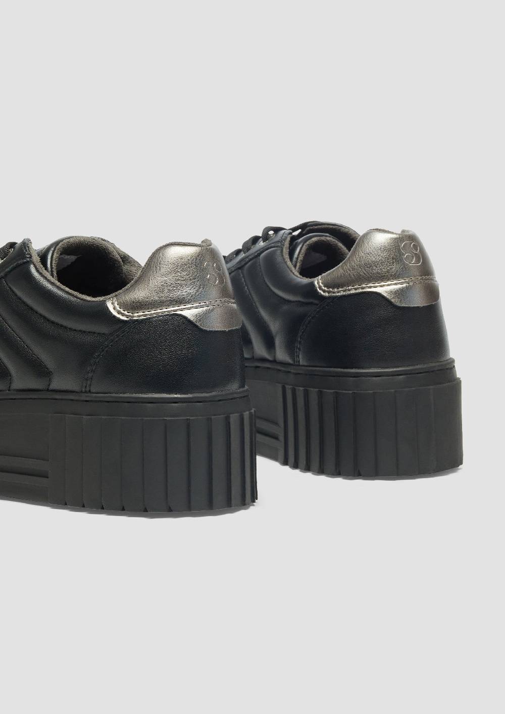 S.Oliver Plateausneaker mit Kontrastsohle Begrenztes Angebot