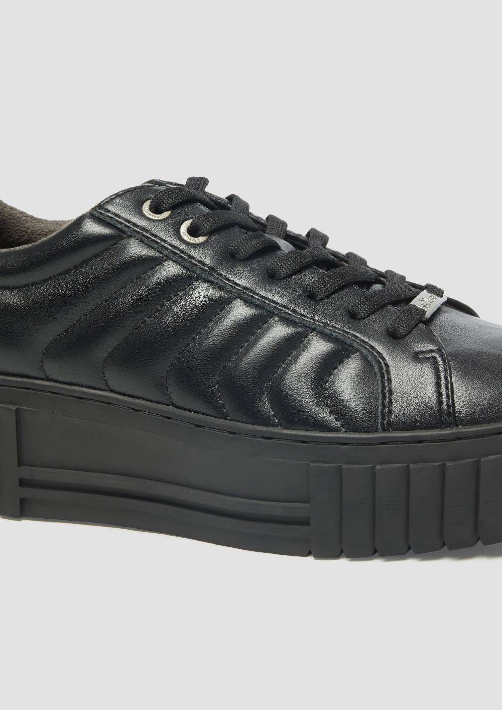 S.Oliver Plateausneaker mit Kontrastsohle Begrenztes Angebot