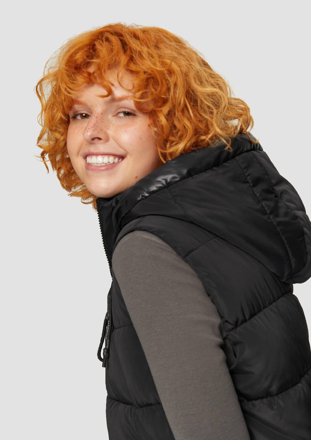 S.Oliver Gesteppte Outdoor-Weste mit Kapuze Verkauf