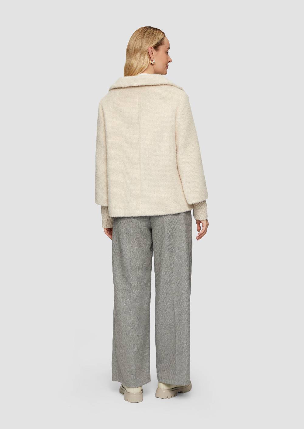 S.Oliver Flauschige Jacke mit Strickbündchen am Ärmel Meist gekauft