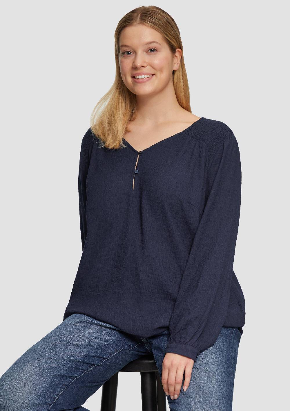 S.Oliver Strukturierte Bluse aus Viskosemix mit Smok Detail Bis zu 50% Rabatt