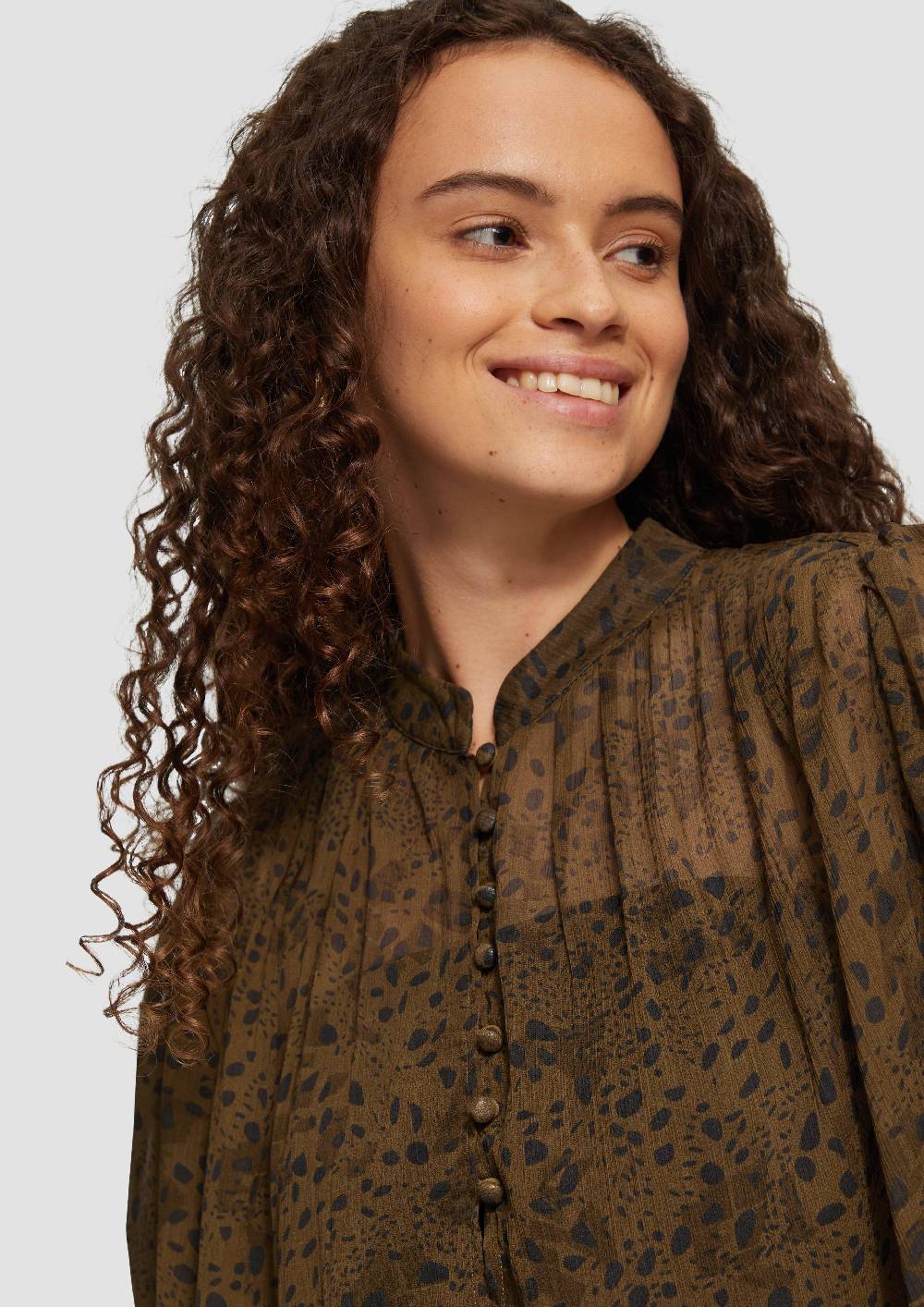 S.Oliver Leicht transparente Chiffonbluse mit Puffärmeln Nur noch ein Tag übrig