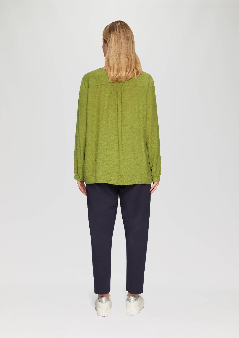 S.Oliver Strukturierte Bluse aus Viskosemix mit Smok Detail Kostenloser Versand international