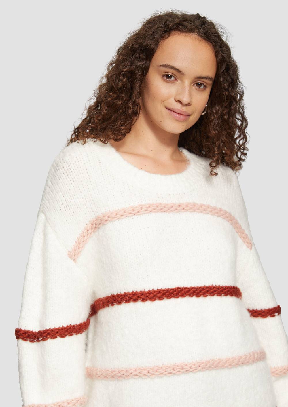 S.Oliver Flauschiger Pullover mit überschnittenen Schultern Cyber Monday