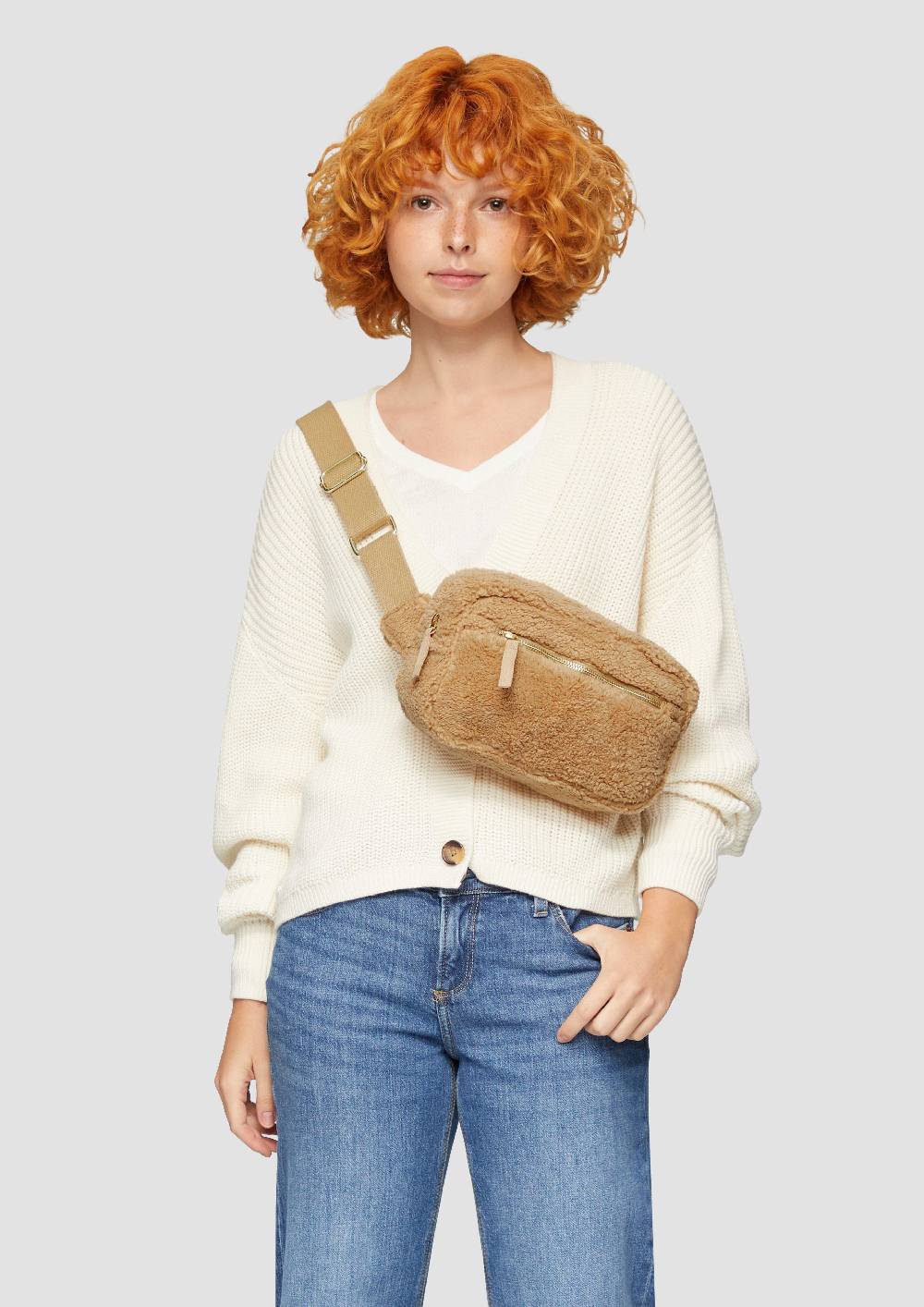 S.Oliver Crossbody-Bag aus Teddyplüsch Rabatte dieses Monats
