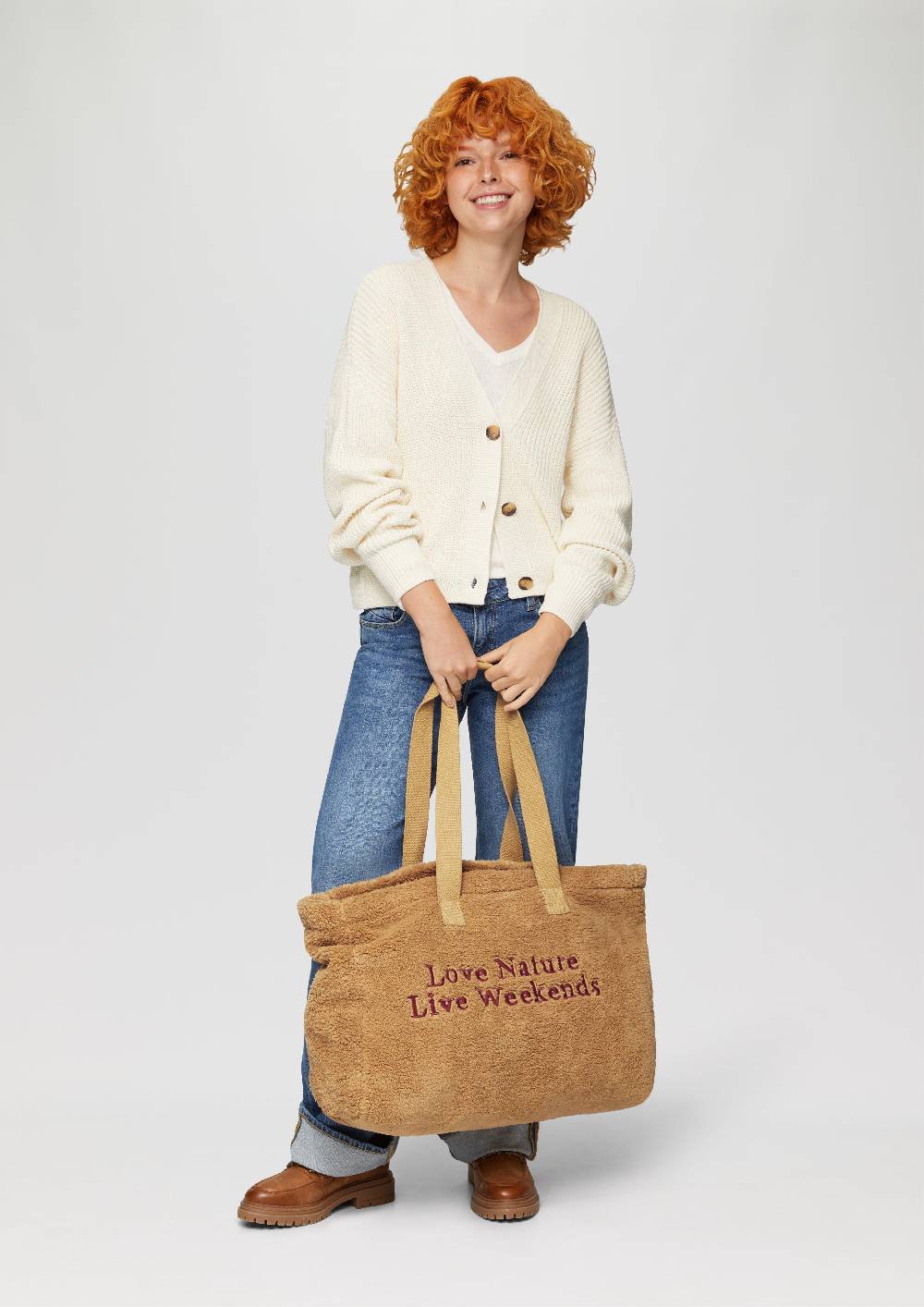 S.Oliver Shopper aus Teddyplüsch mit Stickerei 2025