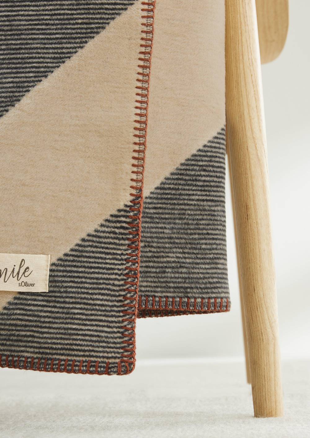 S.Oliver Jacquard-Decke mit Streifenmuster Heißer Verkauf