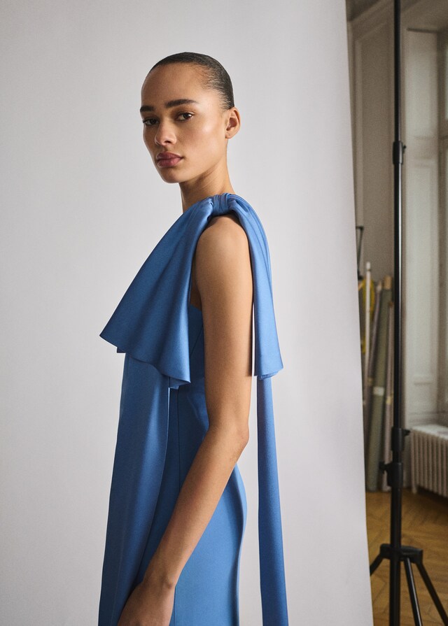 Mango Satinkleid mit Drapierung und Schleifendetail Valentinstagsangebot