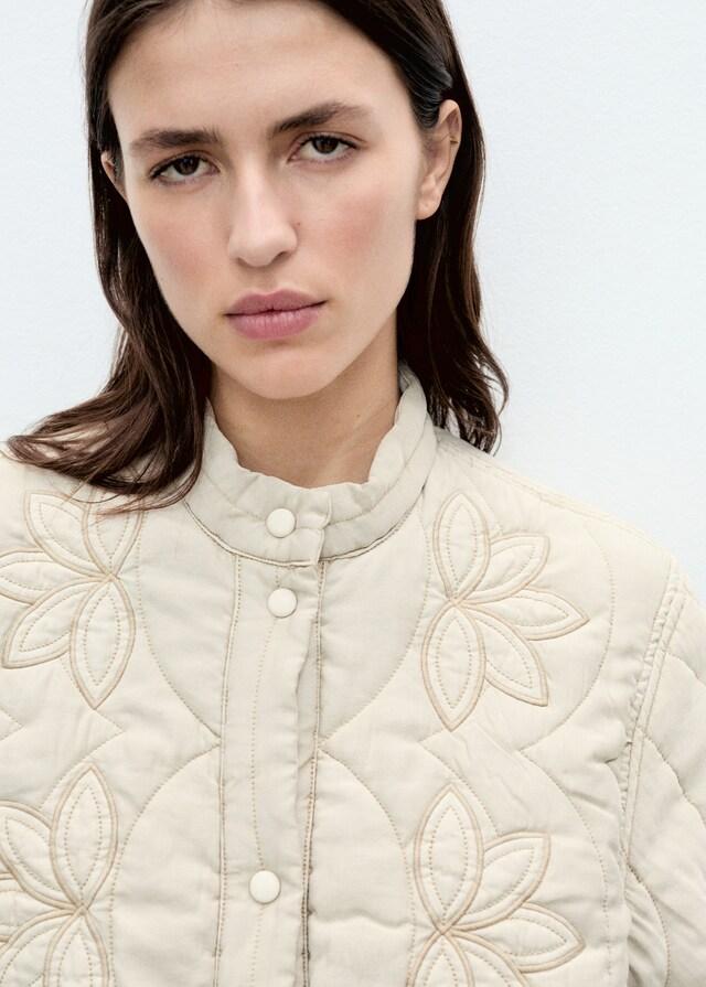 Mango Steppjacke mit Blumenstickerei Neuheiten