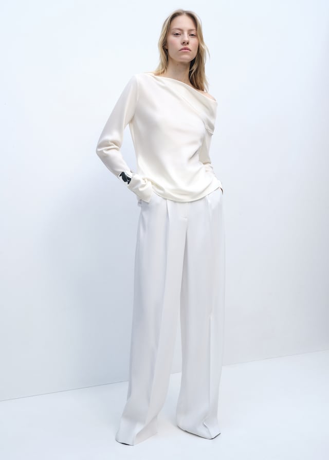 Mango Satinierte Bluse mit drapiertem Kragen Super Rabatt